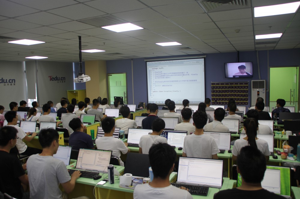 重庆渝中区哪里有软件开发工程师培训